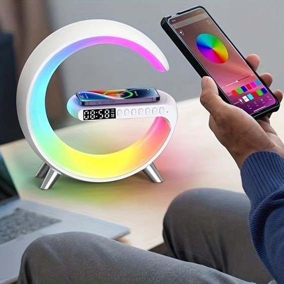 Luminária G Speaker Rgb Caixa Som Relógio Carregador Indução